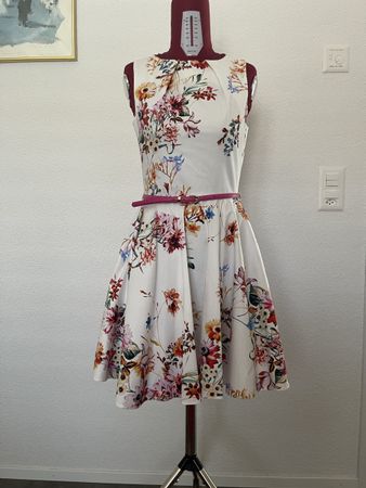 Closet London Sommerkleid Blumen Gr. 36 weiss romantisch NEU