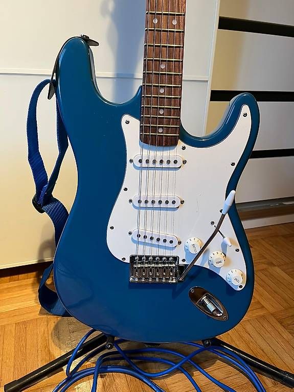 Amplificatori: Kitty Hawk Junior Pro Röhrenverstärker mit E-Gitarre Alba – Usato da Bern venduto da wade99 2