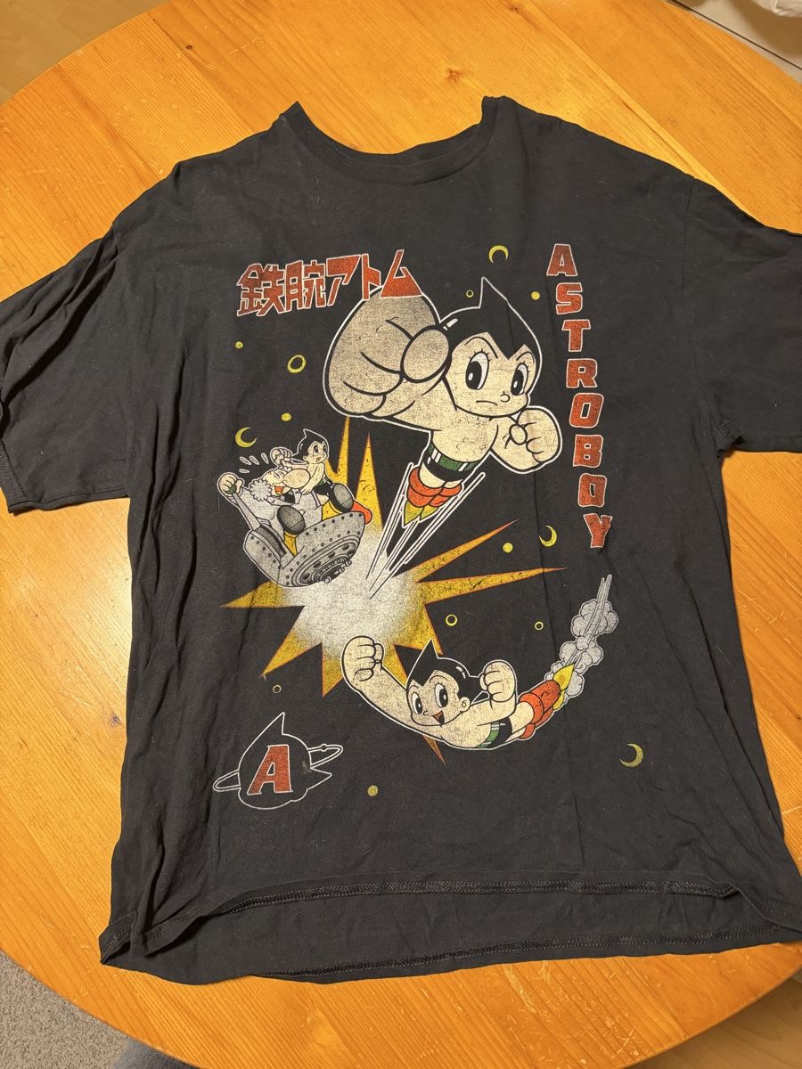 T-shirt: Vintage tschirt disign – Nuovo (secondo la descrizione) da Zürich venduto da papaplatte