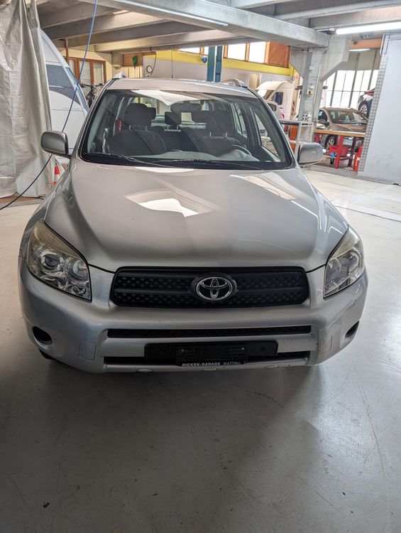 TOYOTA RAV4 2.0