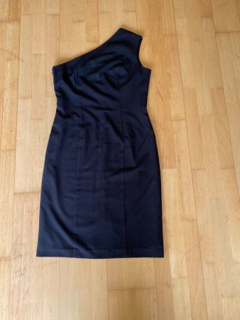 Kleid schwarz asymmetrisch