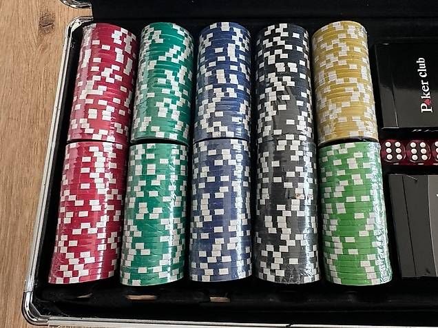 Spiele: Profi Pokerkoffer mit 1000 Chips – Gebraucht aus Märstetten von Luca6807 2