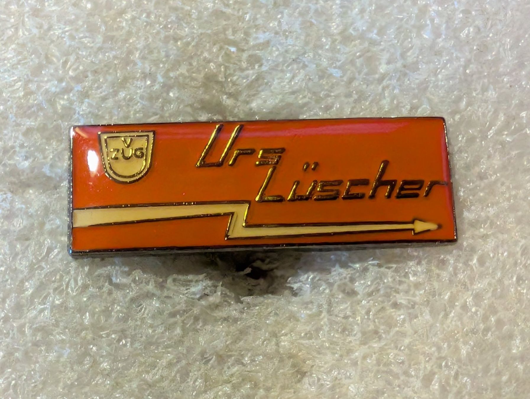 Plaketten & Abzeichen: Ansteckpin 229: Urs Lüscher – Gebraucht aus Oppligen von Pin-Fall-Shop