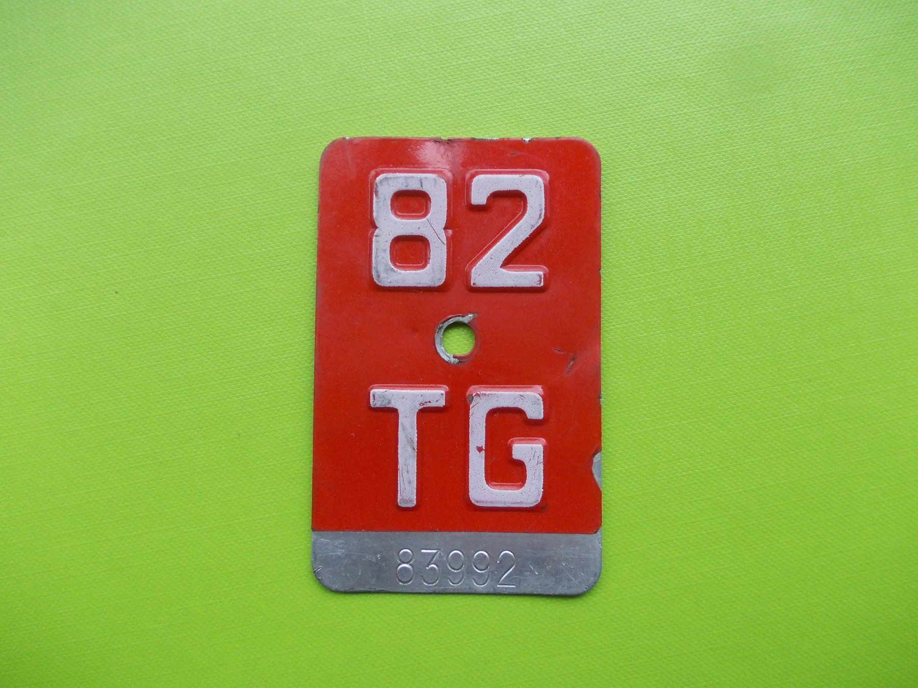 Insegne: Velonummer / Fahrradnummer TG 82 – Usato da Gsteigwiler venduto da HORMIGA21