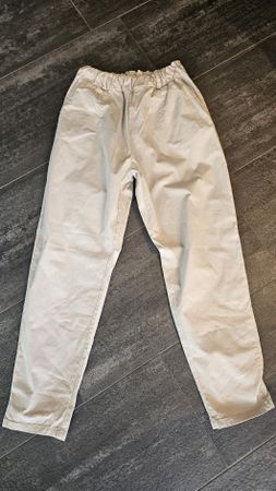 Helle Sommerhose,  beige Gr. M neuwertig & bequem!