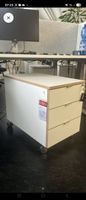 Büro Korpus mit  Räder und 1 Schlussel 