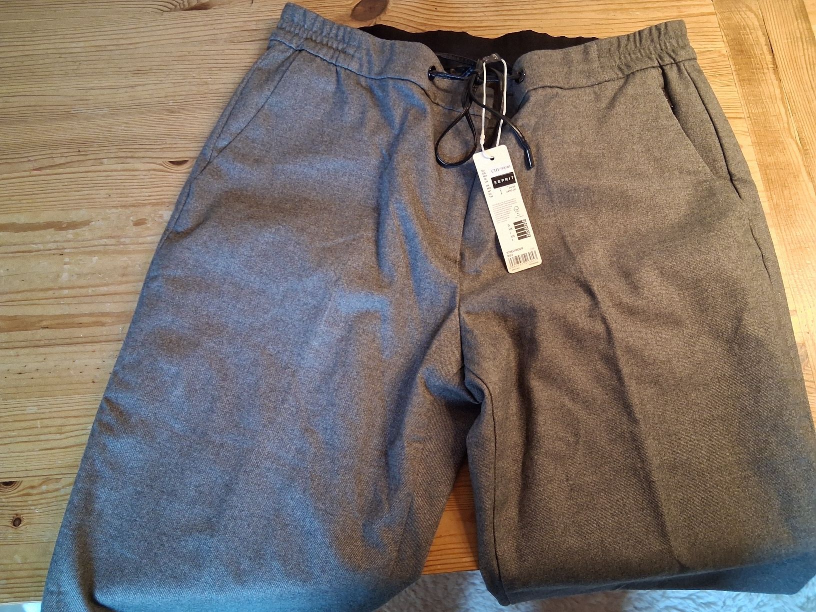 Esprit Pantaloni: Esprit Hose NEU 42 – Nuovo e nell'imballaggio originale da Brittnau venduto da Gismo2012