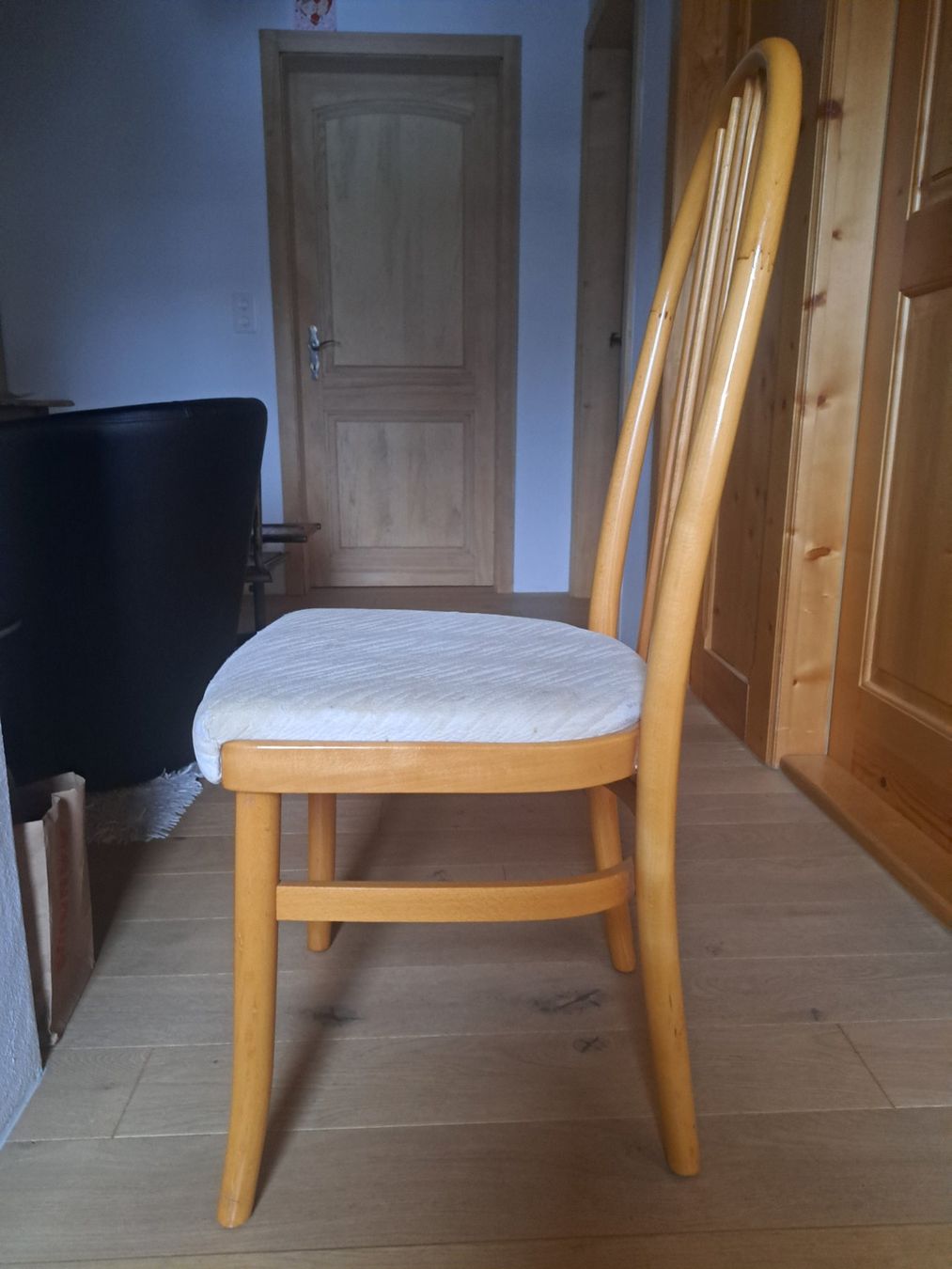 Sedie: Chaises – Usato da Charmey (Gruyère) venduto da pat_72h9 1