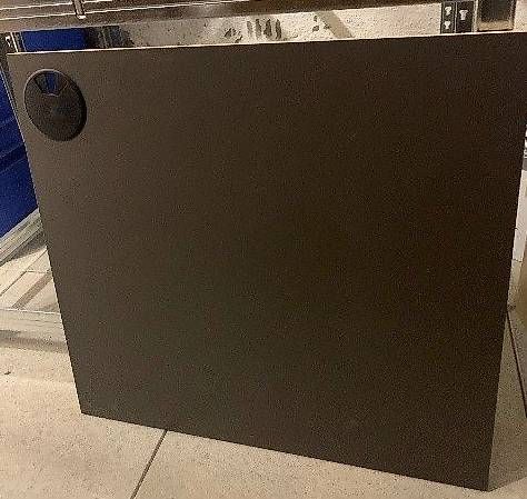 Allestimento di negozi e stand fieristici: Kassenkorpus Mittelgrau Eiche massiv – Usato da Bassersdorf venduto da ser_t6qt 3