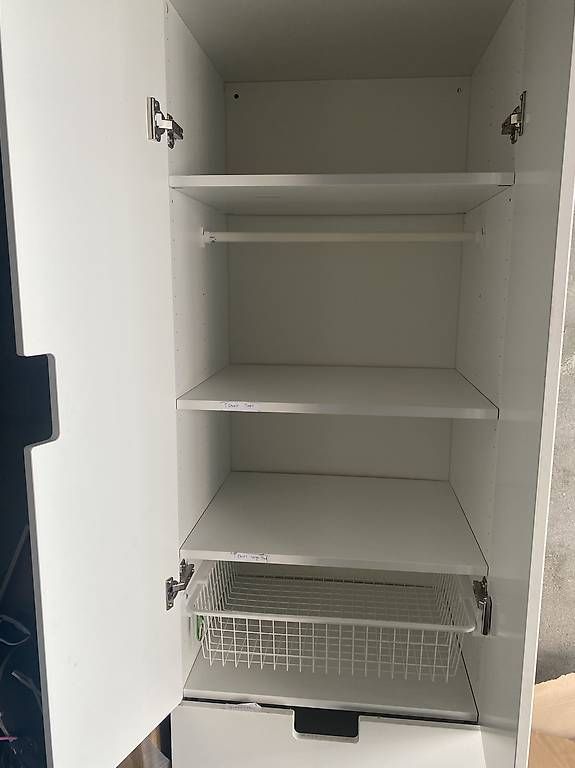 Schränke: Kleiderschrank Kinder weiss – Gebraucht aus Flüelen von 6468 1