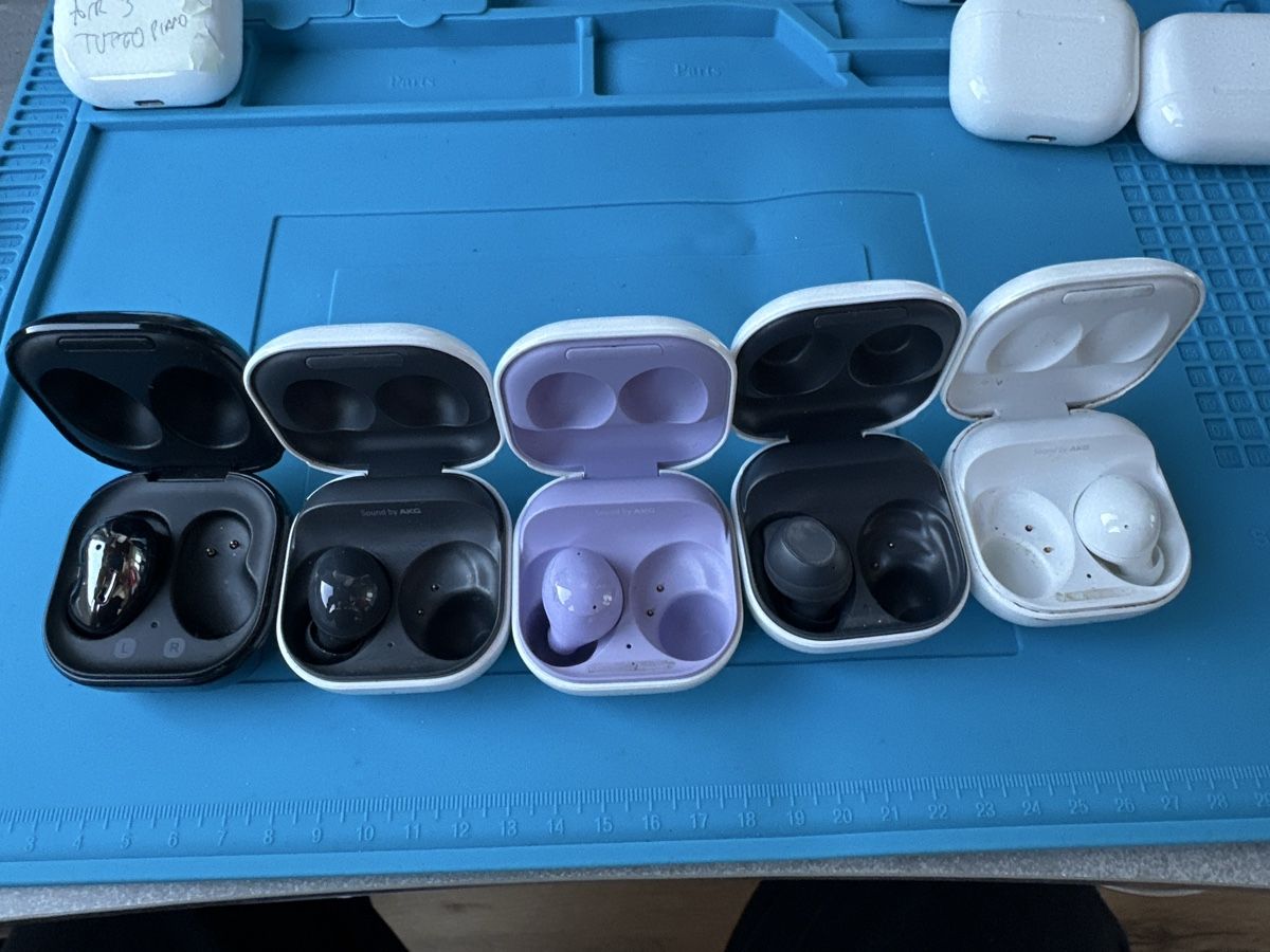 Samsung Cuffie: Samsung Galaxy Buds Pro - boîtier – Usato da Le Lignon venduto da fab_w9jj 1