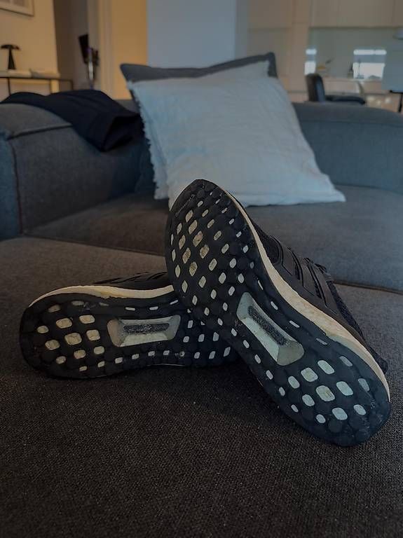 Adidas Scarpe da uomo: Adidas Ultraboost Schwarz  Gr. 42 – Usato da Aarau venduto da Alegua 1