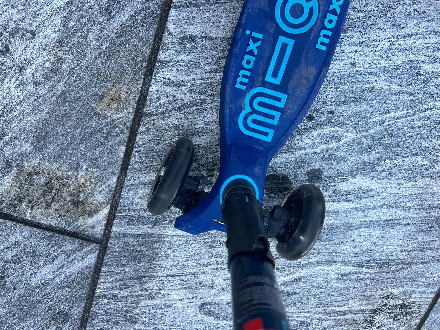 Micro Kickboard: Roller Micro Maxi in blau, gebraucht – Usato da Küssnacht am Rigi venduto da Duliyshop111 2