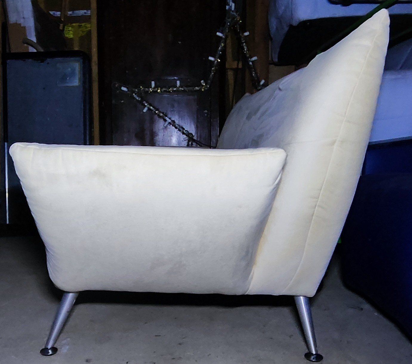 Sofas: 2er Sofa, Bezug Alcantara beige – D'occasion à Rorschacherberg par snOOpydOg11 4