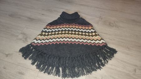 Mädchen Poncho Gr. 134/152 Strickmuster Winter Top Neu