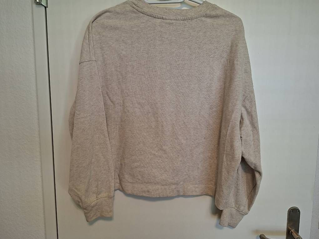 Pulls & Sweat-shirts: Gemütliches Oversized Sweatshirt mit Blumenprint
 – D'occasion à Affoltern am Albis par Feather 1