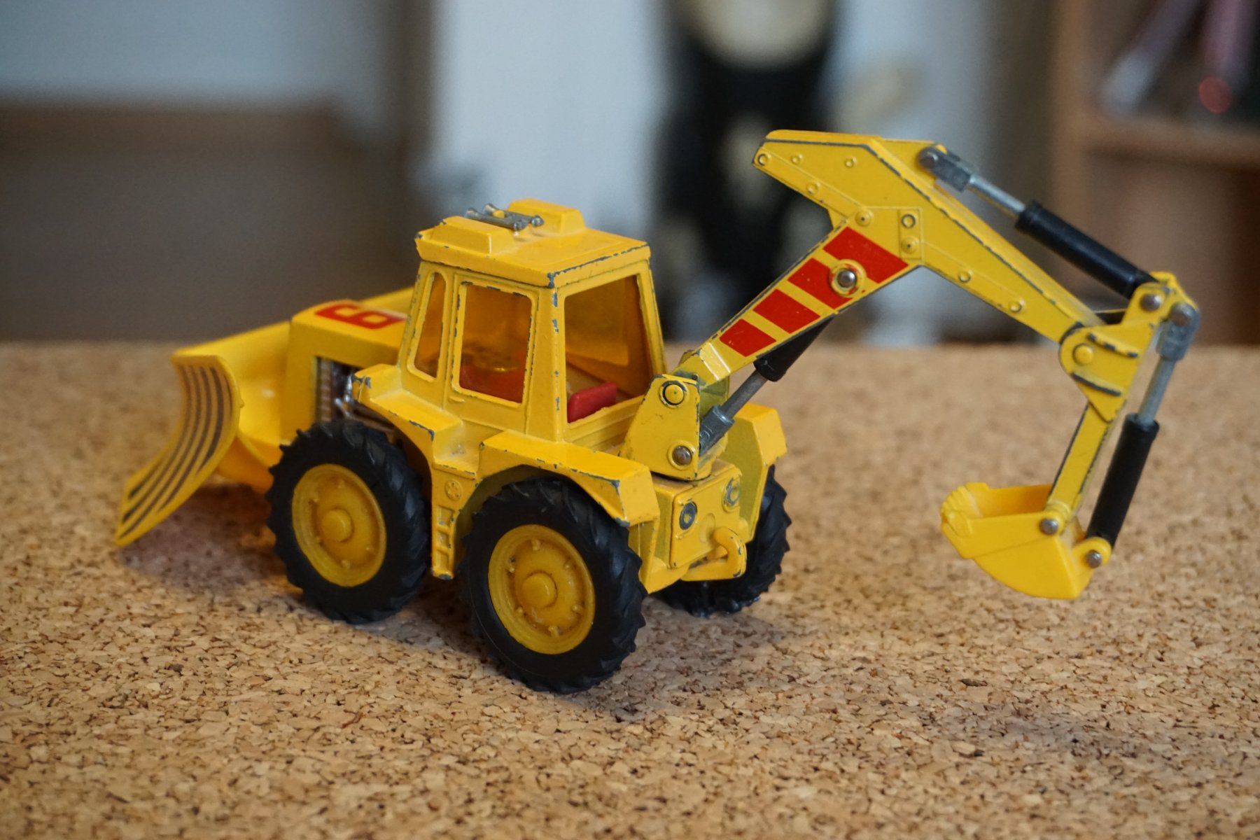 Matchbox Voitures modèles: Matchbox Tractor Excavator Muir COOL !!!!!!!!!!!!!!!!!!!!! – D'occasion à Reiden par Doppeldecker69 1