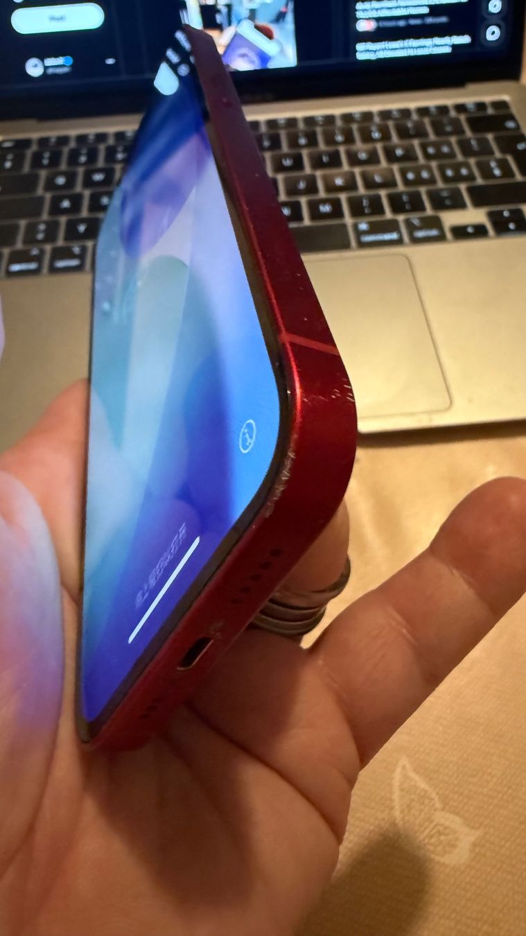 Apple Telefoni cellulari / Smartphones: iPhone 13 -- 128gb -- 80% -- RED -- working – Usato da Le Vaud venduto da bob_dung 2