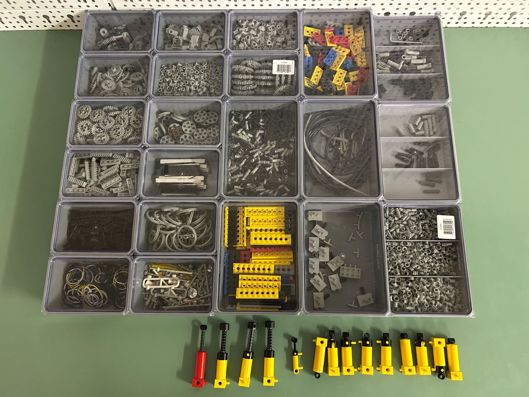 Lego Giocattoli: Lego Technic Ersatzteil Sammlung – Usato da Rotkreuz venduto da Fairerpreis 1