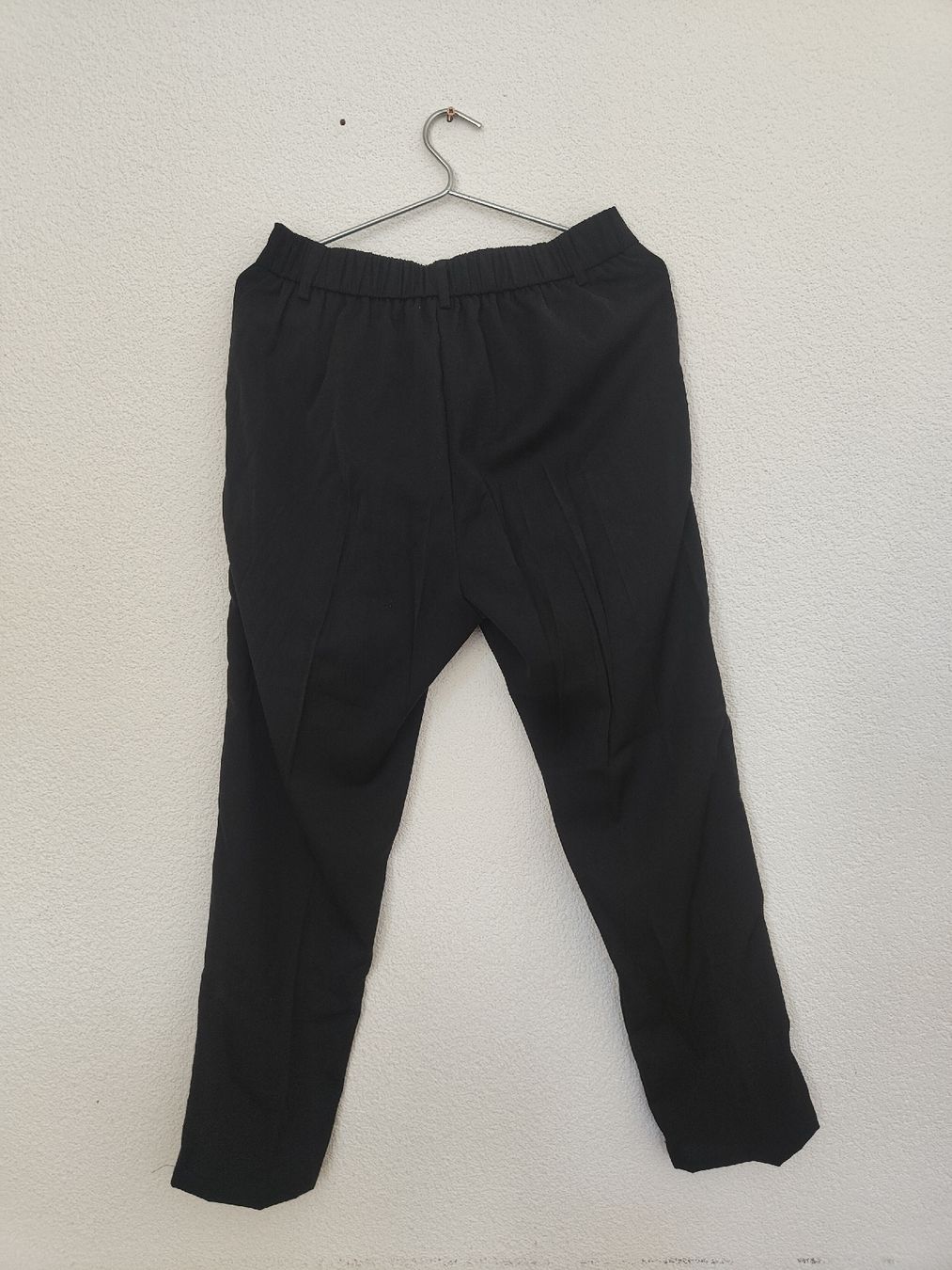 Pantaloni: Stoffhose schwarz elastischer Bund gebraucht – Nuovo (secondo la descrizione) da Niederscherli venduto da lavan1996 1