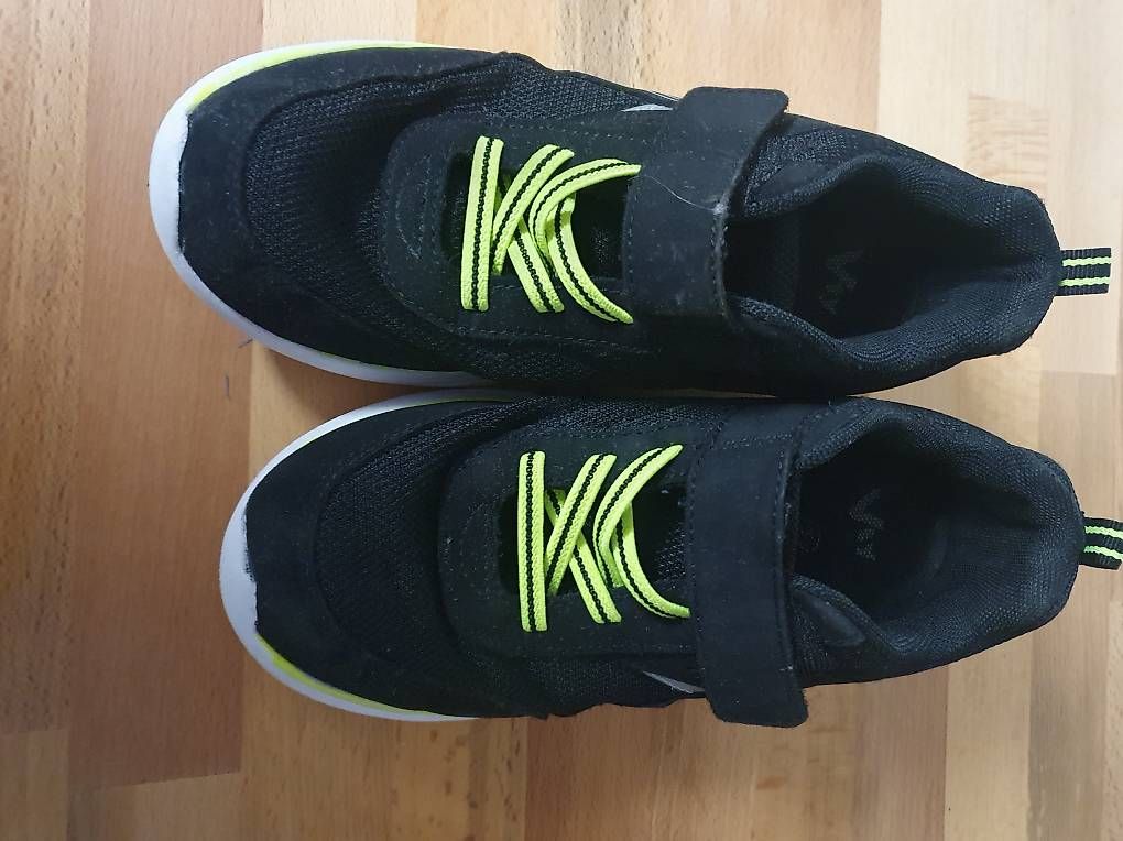 Scarpe per ragazzi: Hallenschuhe – Usato da Bätterkinden venduto da Steinhauerli 1