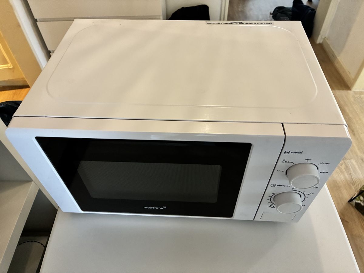 Appareils de cuisine: Mikrowelle – D'occasion à Luzern par sop_2zdr 1