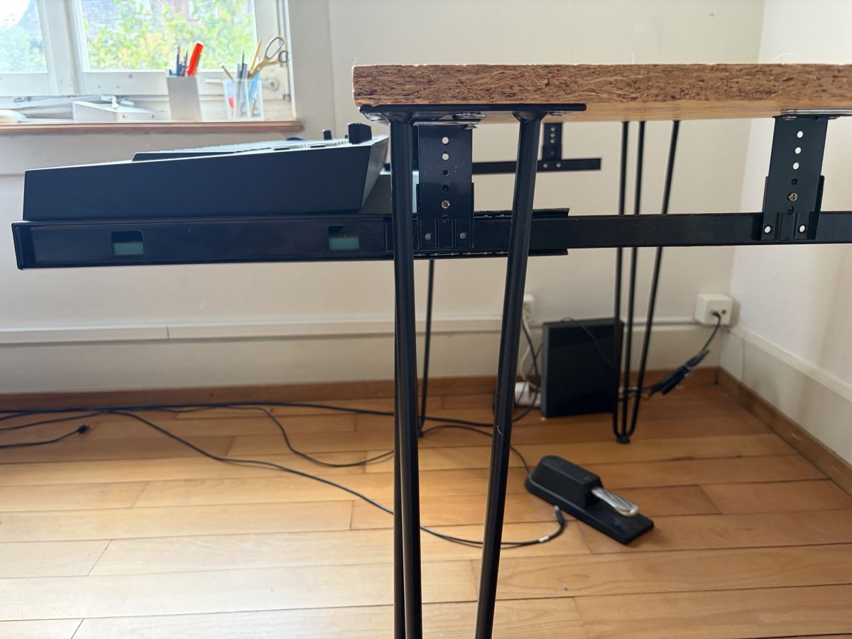 Bureaux: Selbstgebastelter Studiotisch – D'occasion à Zürich par mw_777 3