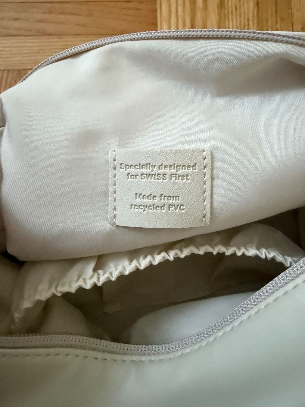Custodie per cosmetici: Swiss First Class Amenity Kit von Zimmerli – Usato da bioggio venduto da lenny023 2