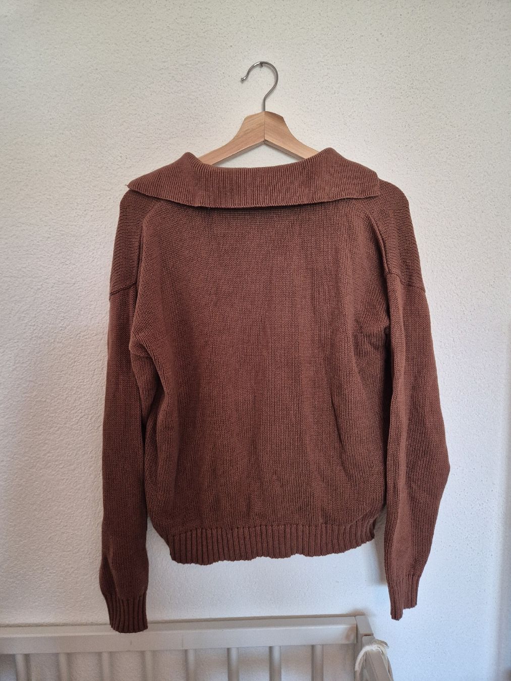 Maglioni & Felpe: Pullover b.young braun mit Kragen Grösse M gebraucht – Usato da Amriswil venduto da noe_z7wn 2