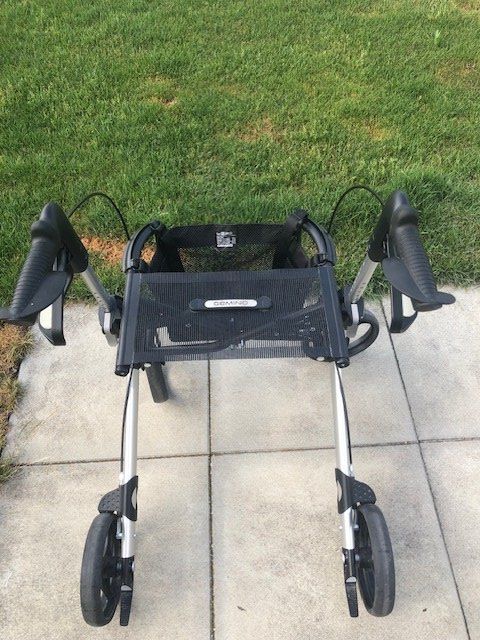 Aides à la marche: Rollator Gemino 30 S silber – D'occasion à Ruswil par Onneb71 3
