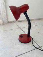 Tischlampe rot mit flexiblem Hals neuwertiger Zustand