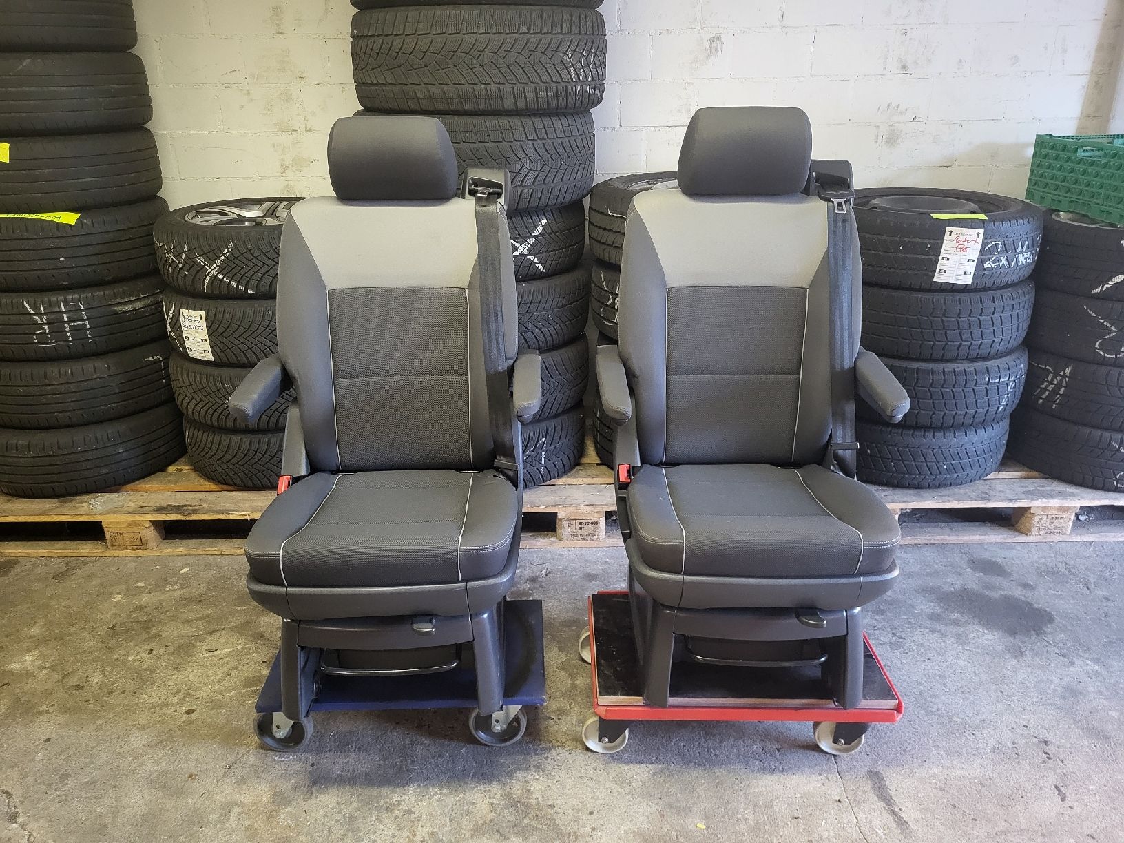 VW Toutes les pièces auto: VW T5  T6  T6.1 Einzelsitze – D'occasion à Arnegg par beda11 7