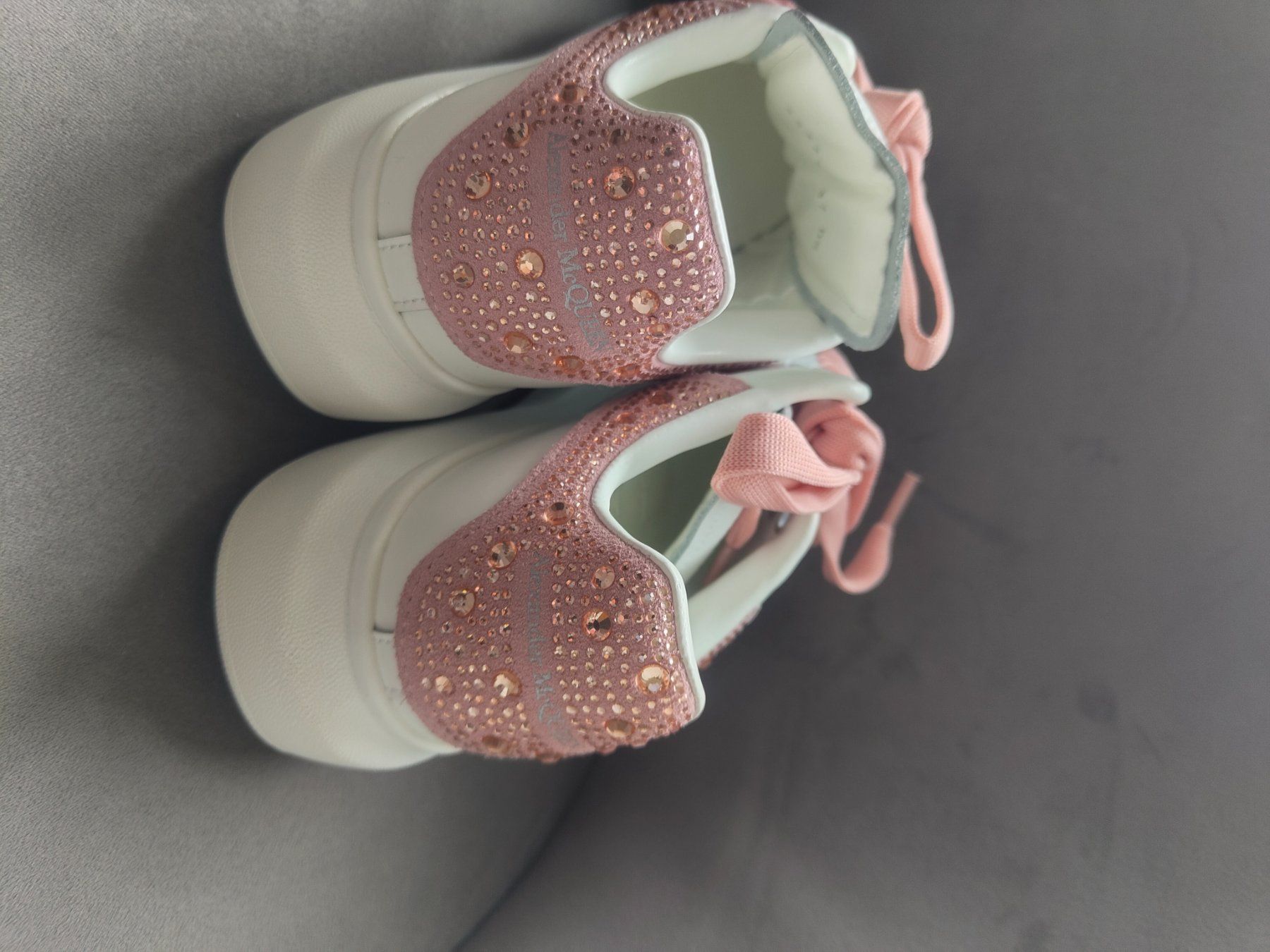 Alexander Mcqueen Scarpe da donna: Tenis – Nuovo (secondo la descrizione) da Grand-Lancy venduto da ana_7y2f 1