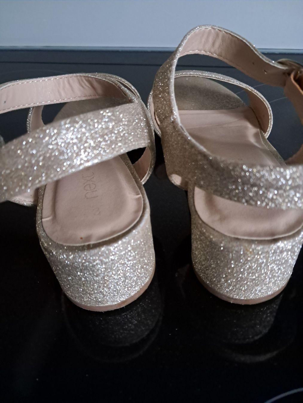 Next Schuhe für Mädchen: Glitzer-Sandalen Gr. 36 gold – Gebraucht aus Winterthur von fabelwin 2