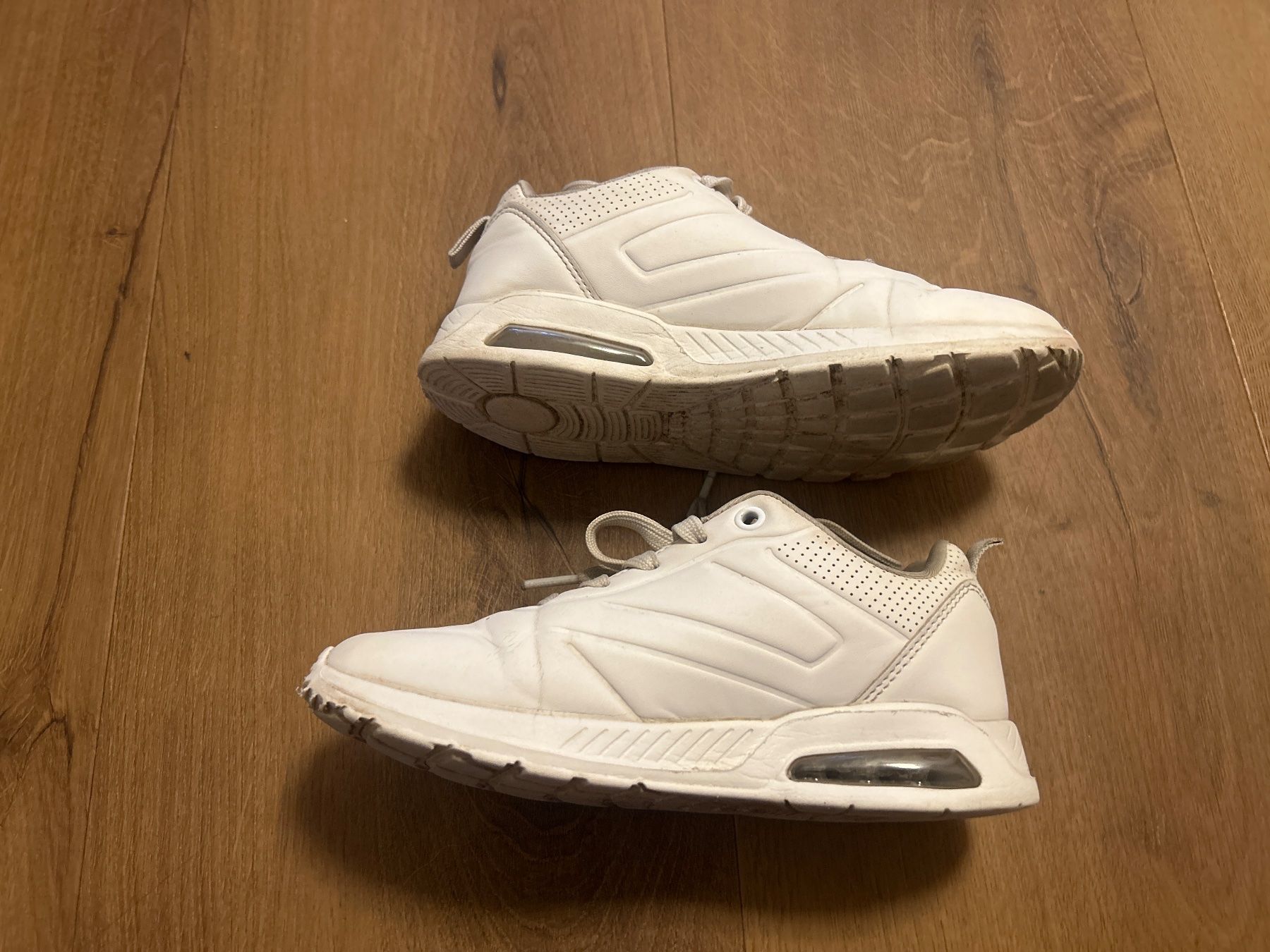 Scarpe per ragazze: Mädchen Sneakers Turnschuhe weiß Gr 33 – Usato da Regensdorf venduto da Spyke55 3