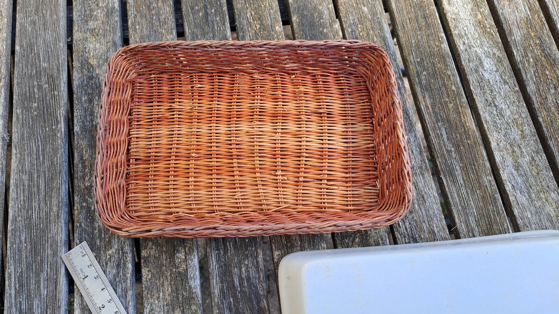 Tutte le decorazioni: Ceramic Bowl in Straw Basket – Usato da Rieden AG venduto da Werkstattlaedeli 3