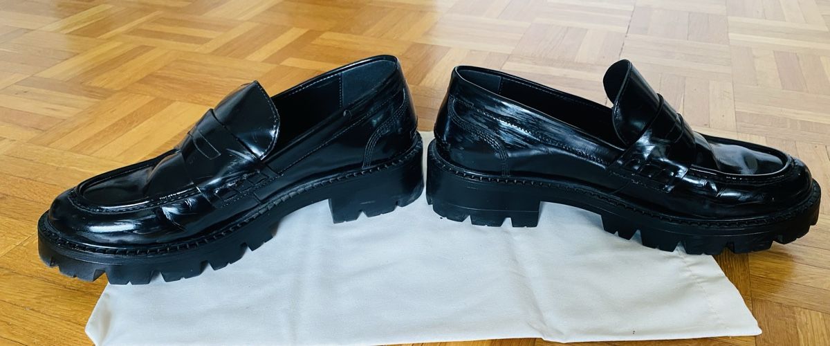 Massimo Dutti Scarpe da donna: Schwarze Lack-Loafer mit Profilsohle – Usato da Lugano venduto da mariavenezia 1