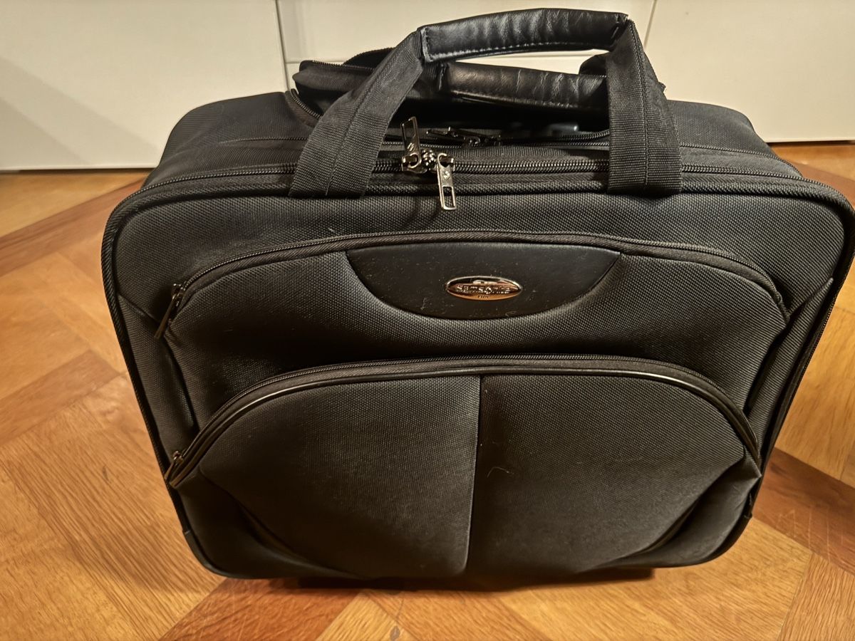 Samsonite Valigie: Samsonite Rollkoffer Schwarz  – Usato da Grindelwald venduto da yoloflip45