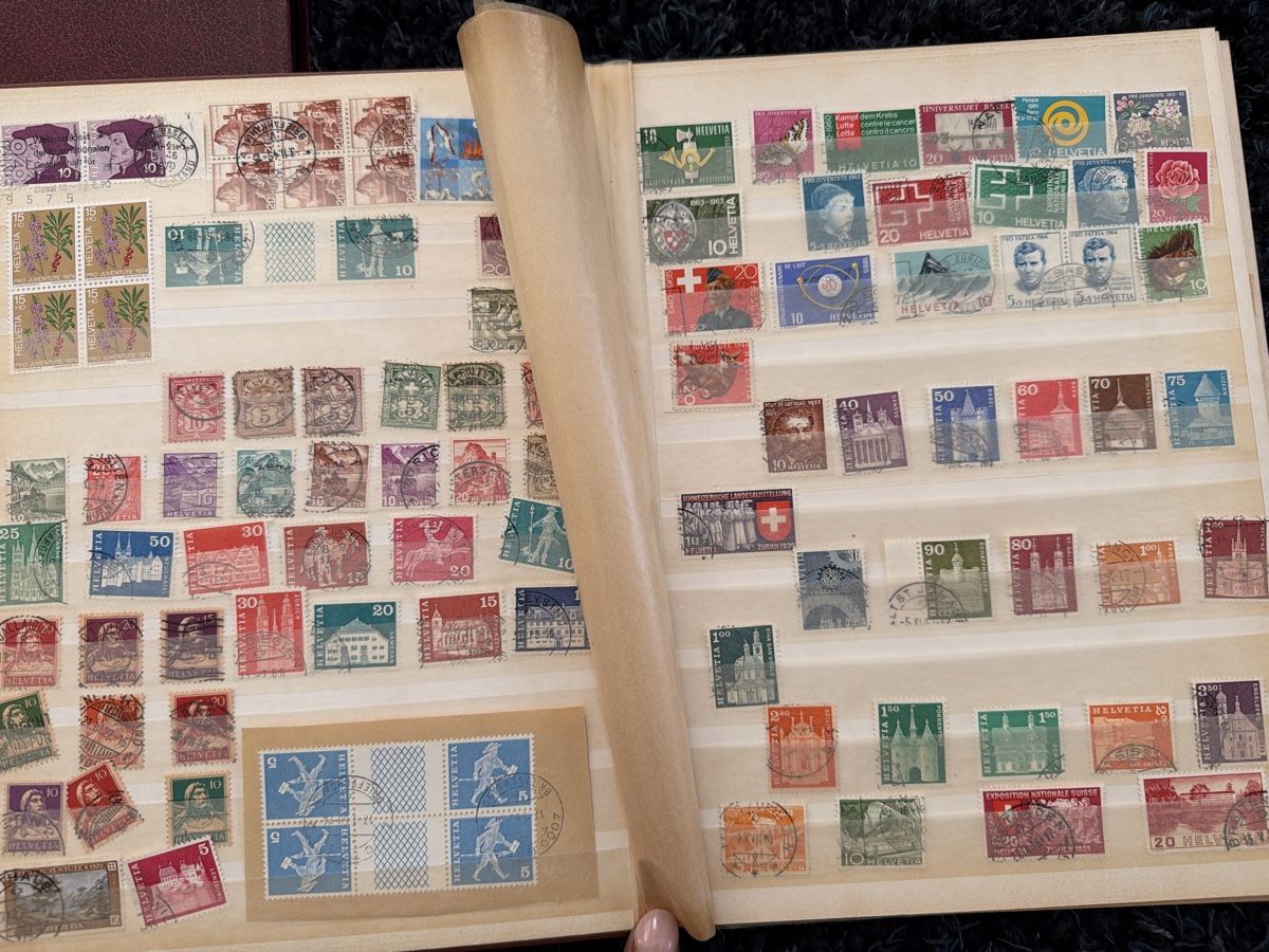 Alben: Briefmarken-Album Schweiz  – Gebraucht aus Hittnau von Pat_yl7f 4