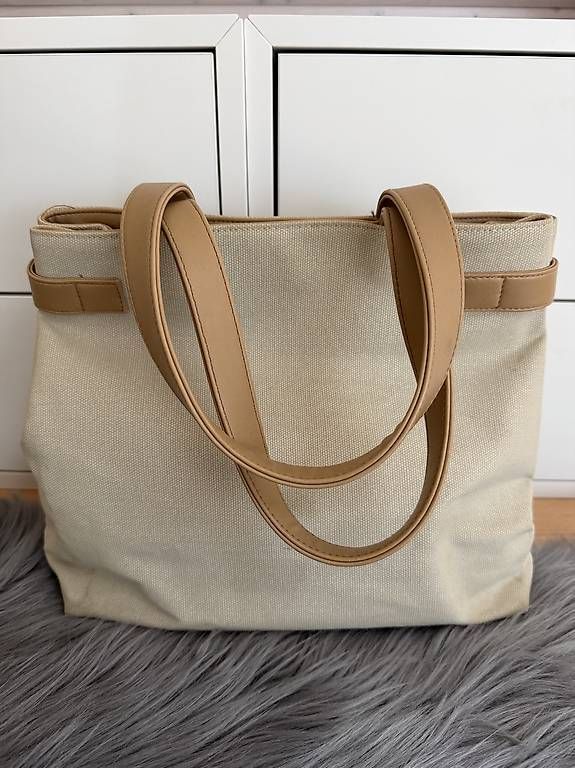 Benetton Borse da donna: Sac à main BENETTON en tissu – Usato da Goumoens-la-Ville venduto da SandieF 1