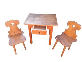 Kindertischchen + 2 Stühle 1940er