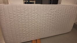Matratze 90x200cm weiss neuwertiger Zustand