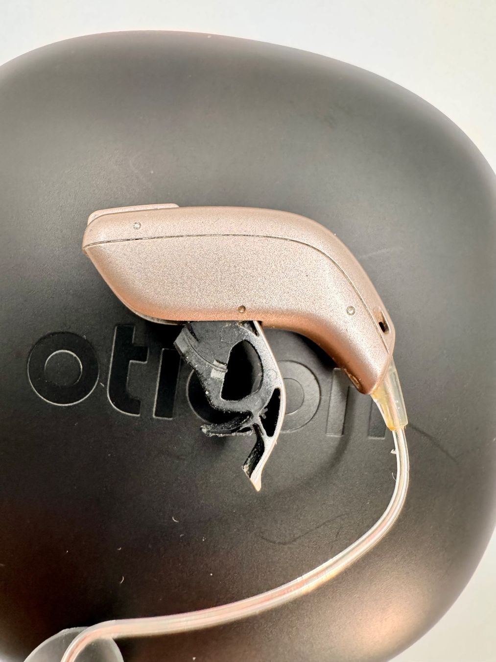 Oticon Attrezzature mediche: Oticon Opn 3 Hörgerät Rechts – Usato da Hermetschwil-Staffeln venduto da Sigmund57 5