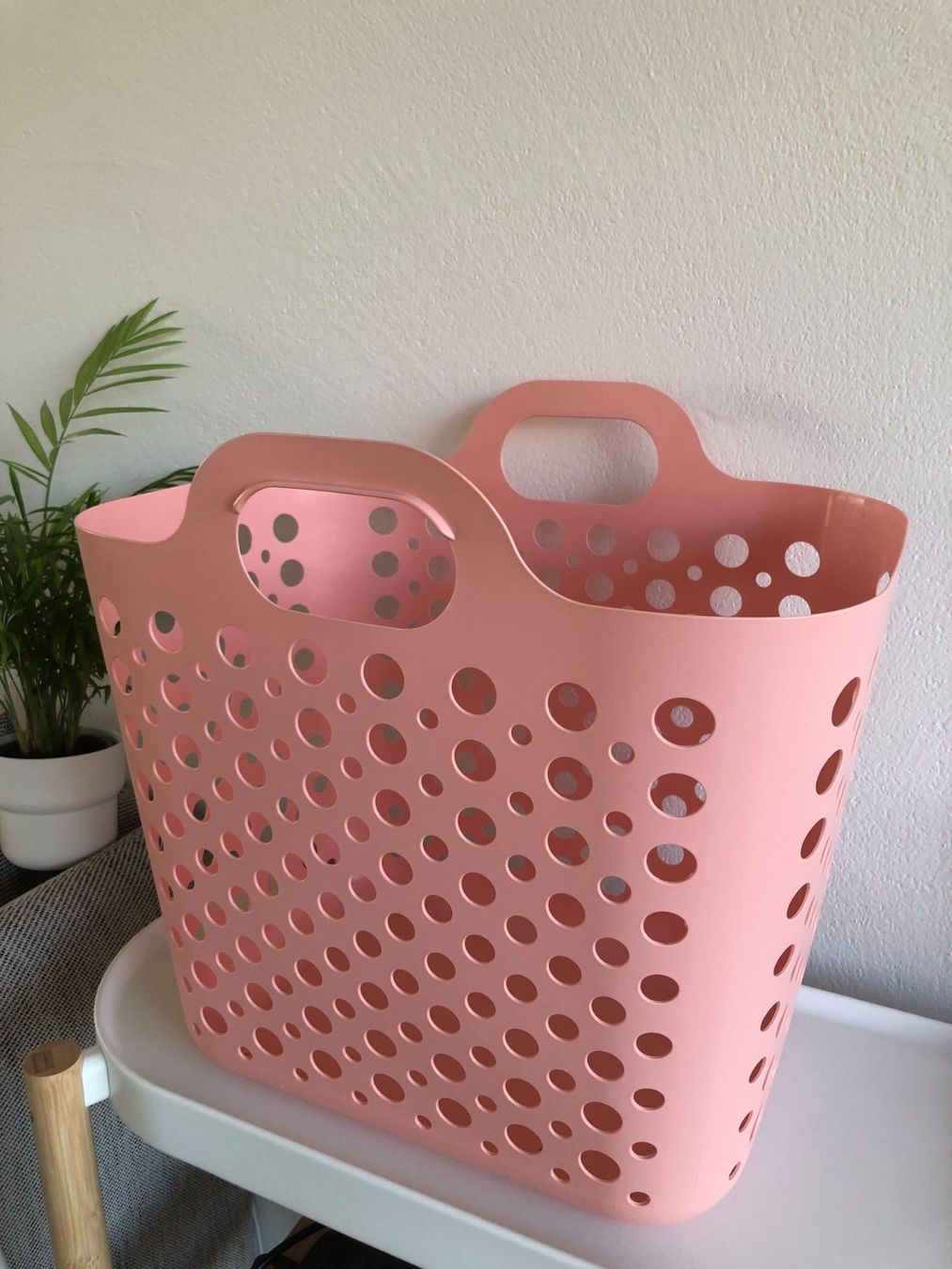 IKEA Wäschekorb biegsam, rosa, 24 l (Gebraucht) in Rapperswil SG für CHF 5 – mit Lieferung auf Ricardo kaufen