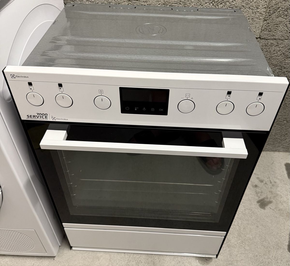 Electrolux Backöfen: Backofen & Keramik Kochfeld Electrolux 55Cm Ch Norm – Neu (gemäss Beschreibung) aus Kilchberg ZH von Rei_9 8