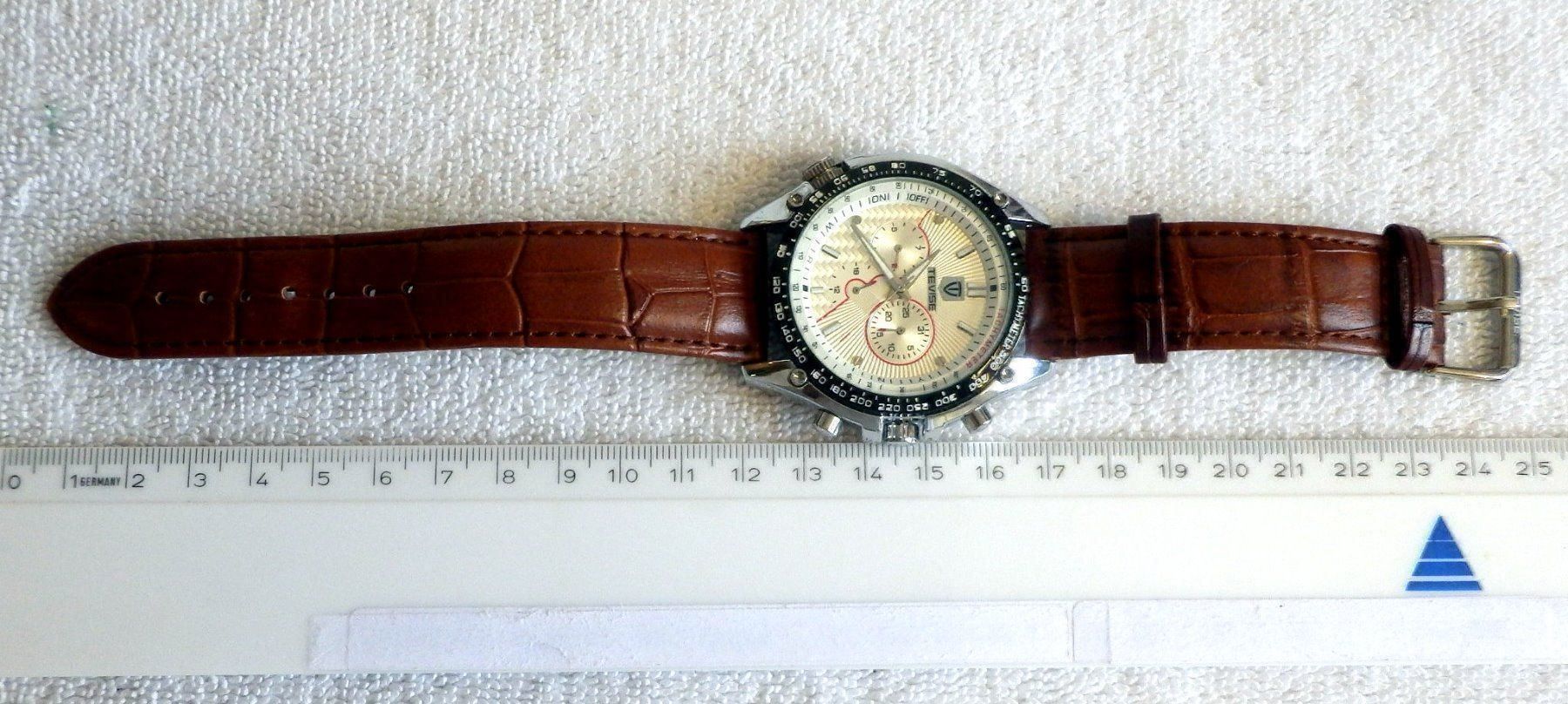 Uhren: Chronograph, Tevise, 42mm mit viel Deko. – Gebraucht aus Ueberstorf von dinbau 5
