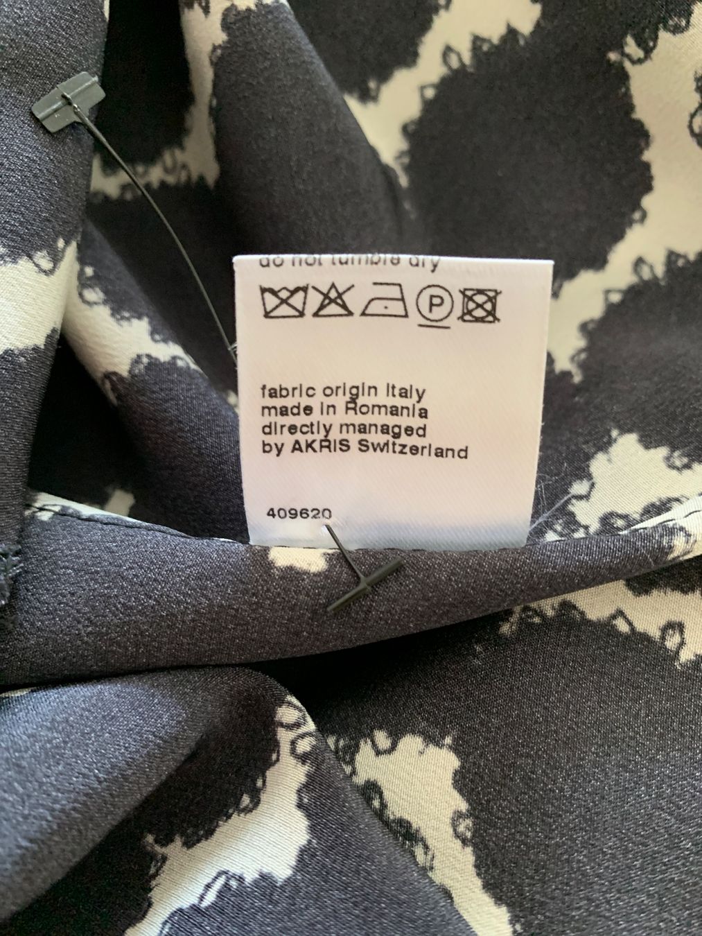 Akris Camicette: AKRIS: Exklusive Seiden-Bluse mit Punktmuster, 36 – Nuovo (secondo la descrizione) da Luzern venduto da paulablue 9
