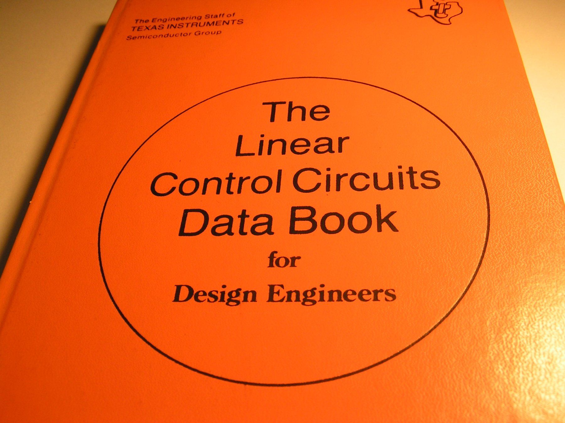 Bücher: The Linear Control Circuits Data Book – Gebraucht aus Nussbaumen AG von mue_yk8t 1
