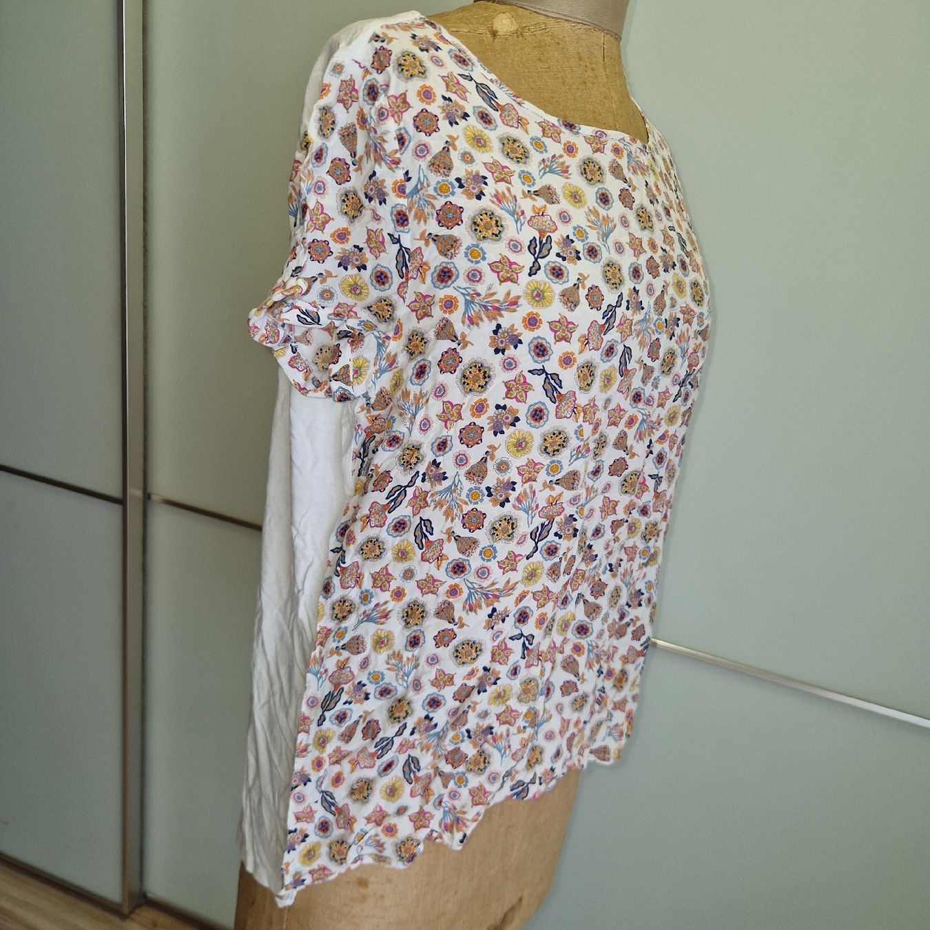 Top: Blumenmuster Sommer Top, Grösse M/L – Usato da Gwatt (Thun) venduto da Letzte-Chance-II 3