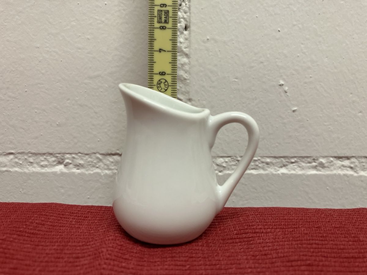 Caraffe: White Porcelain Creamer Pitcher - 5cm tall – Usato da Wettingen venduto da BAG4478